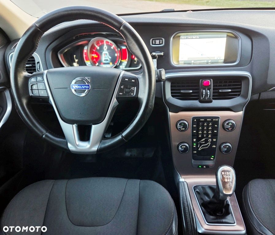 Volvo V40 Cross Country D2 Momentum - 33