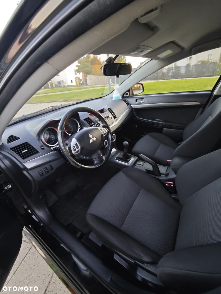 Mitsubishi Lancer - 10