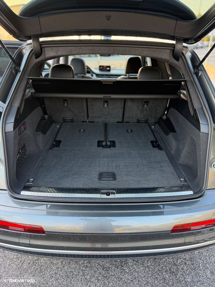 Audi SQ7 4.0 TDI V8 quattro Tiptronic 7L - 44