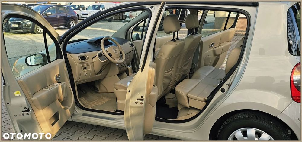 Renault Modus 1.6 16V Privilege - 1