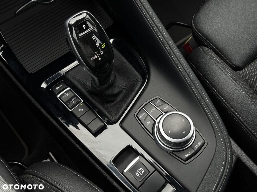 BMW X1 sDrive18i Sport Line - 14