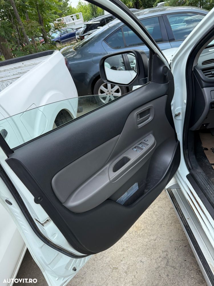 Mitsubishi L200 Double Cab M/T Intense - 13