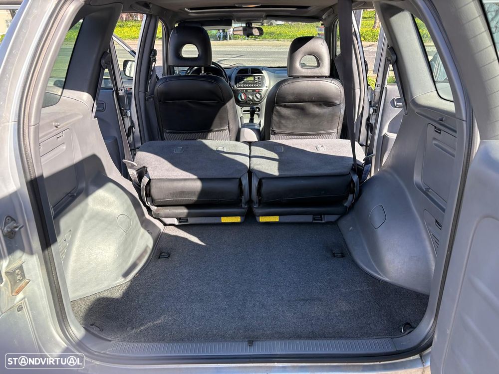 Toyota RAV4 2.0 D-4D TA - 12