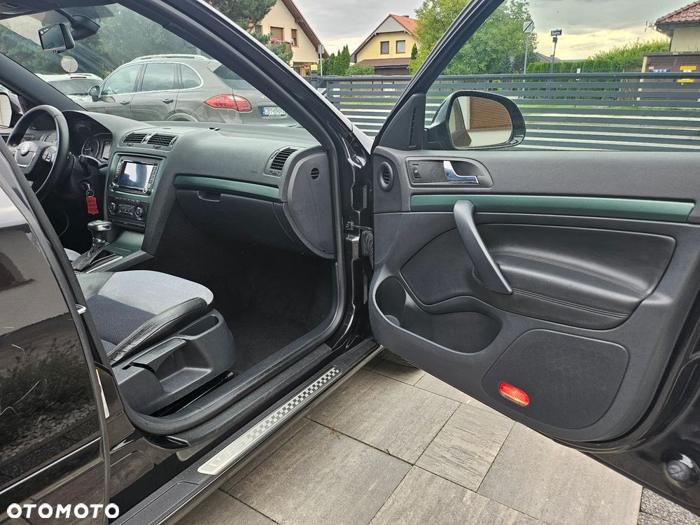 Skoda Octavia 2.0 TDI CR DPF DSG RS - 13