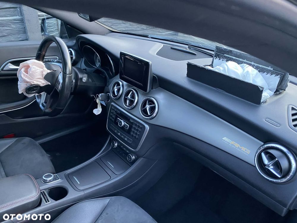 Mercedes-Benz CLA 220 CDI 7G-DCT AMG Line - 11