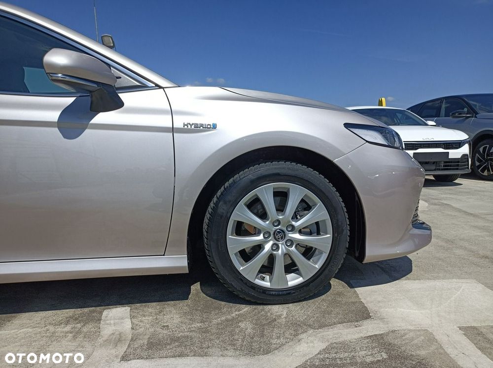 Toyota Camry 2.5 Hybrid Comfort CVT - 16