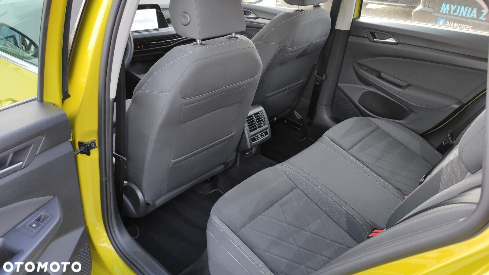 Volkswagen Golf - 11