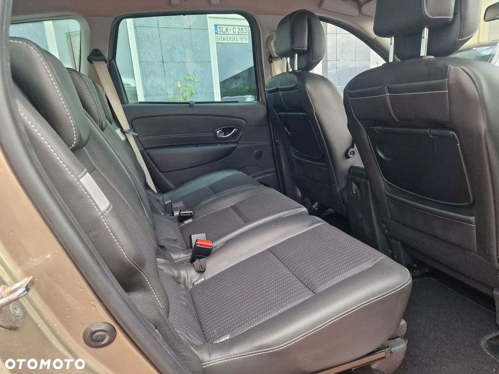 Renault Grand Scenic - 21
