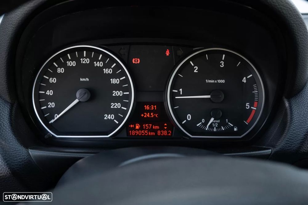 BMW 118 d Pack M - 13