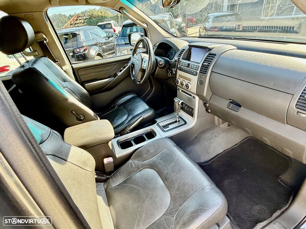 Nissan Navara 2.5 dCi CD LE Prem.+BDT AT - 21