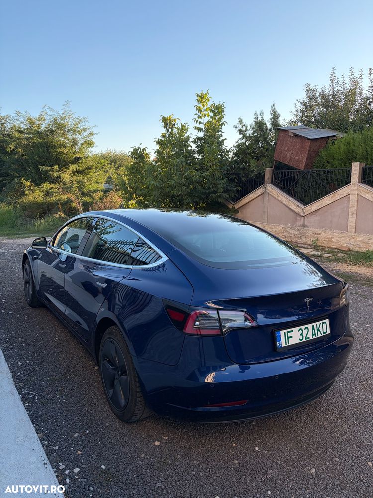 Tesla Model 3 - 6