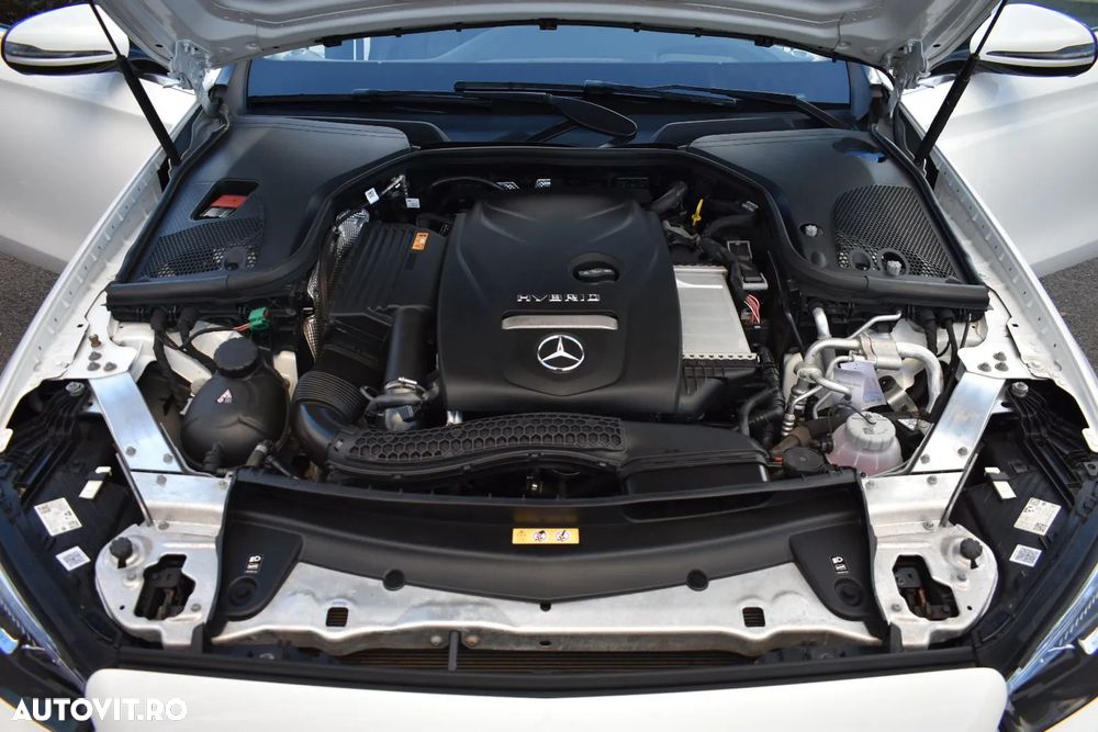 Mercedes-Benz E 300 4Matic 9G-TRONIC Avantgarde - 33