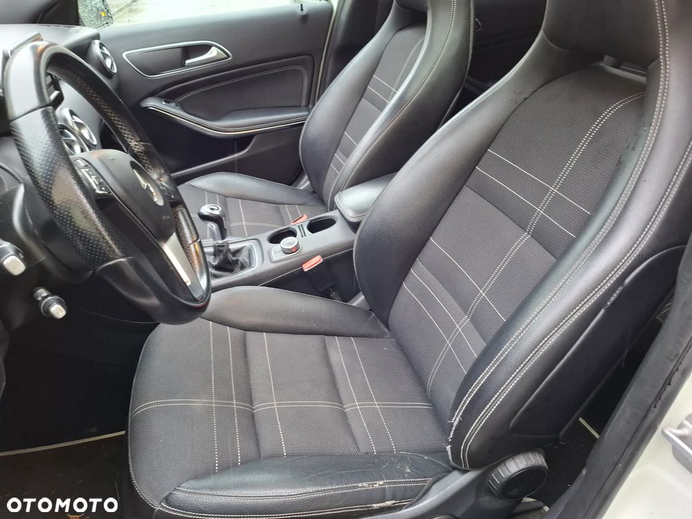 Mercedes-Benz Klasa A 180 (BlueEFFICIENCY) Urban - 6
