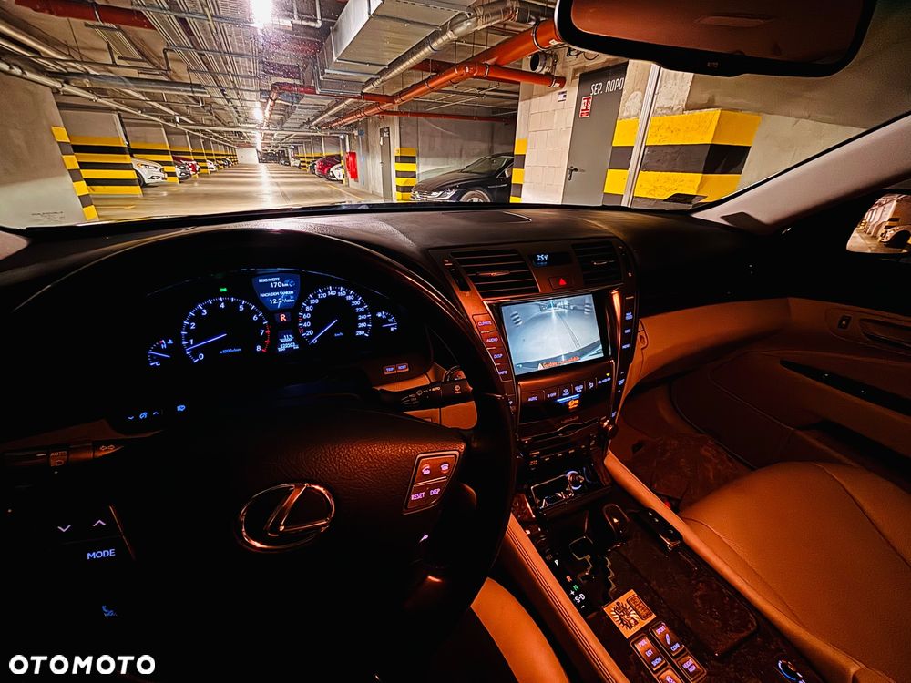 Lexus LS 460 - 7