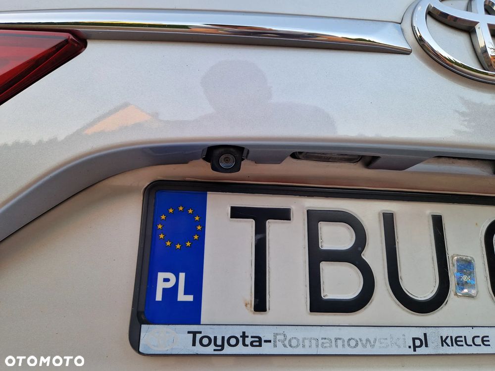 Toyota Avensis 2.0 D-4D Premium - 5