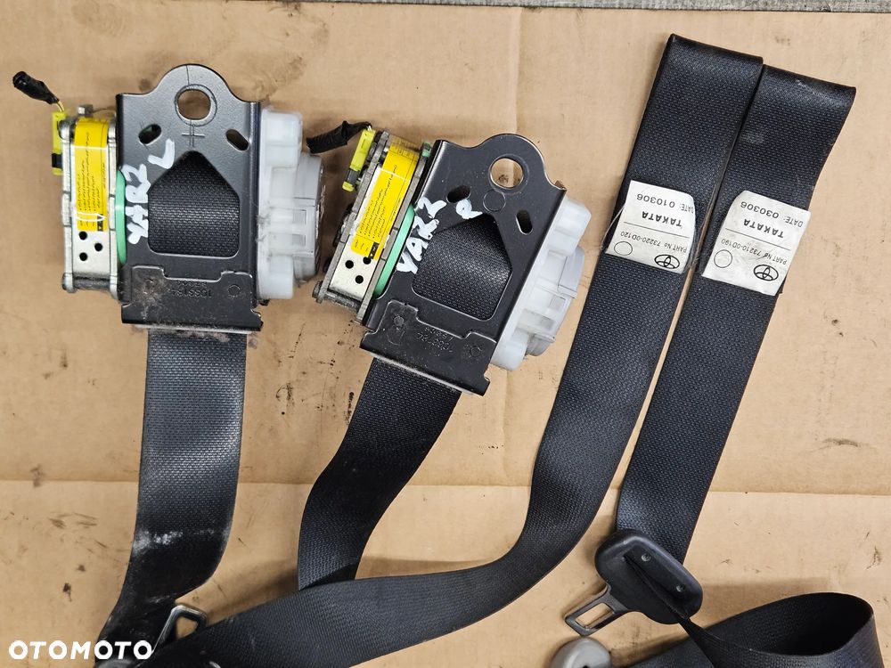 Toyota Yaris II pas bezpieczeństwa przód przedni prawy lewy 3D 06-11