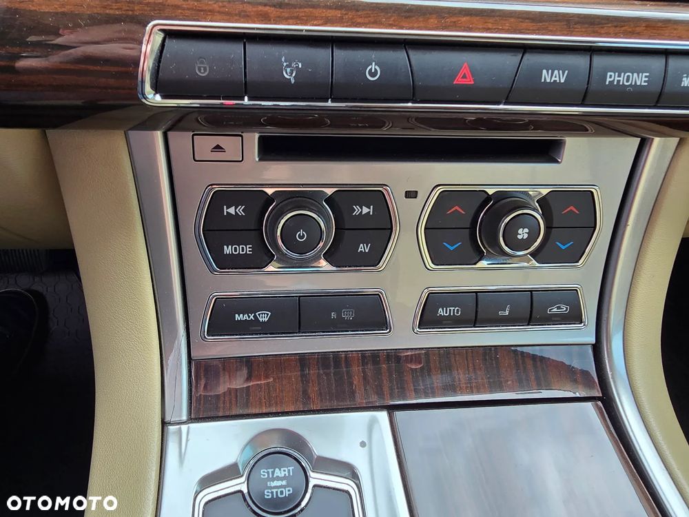Jaguar XF 5.0 V8 Portfolio - 27