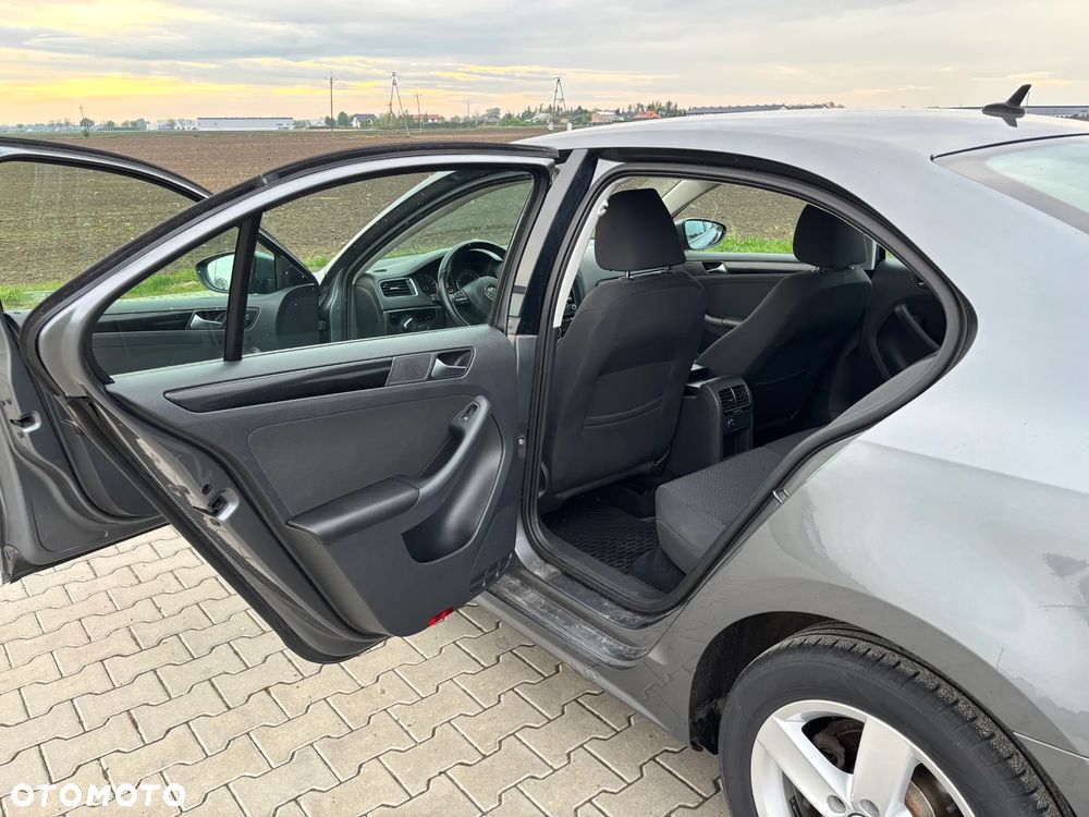 Volkswagen Jetta 1.6 TDI BMT Comfortline - 13