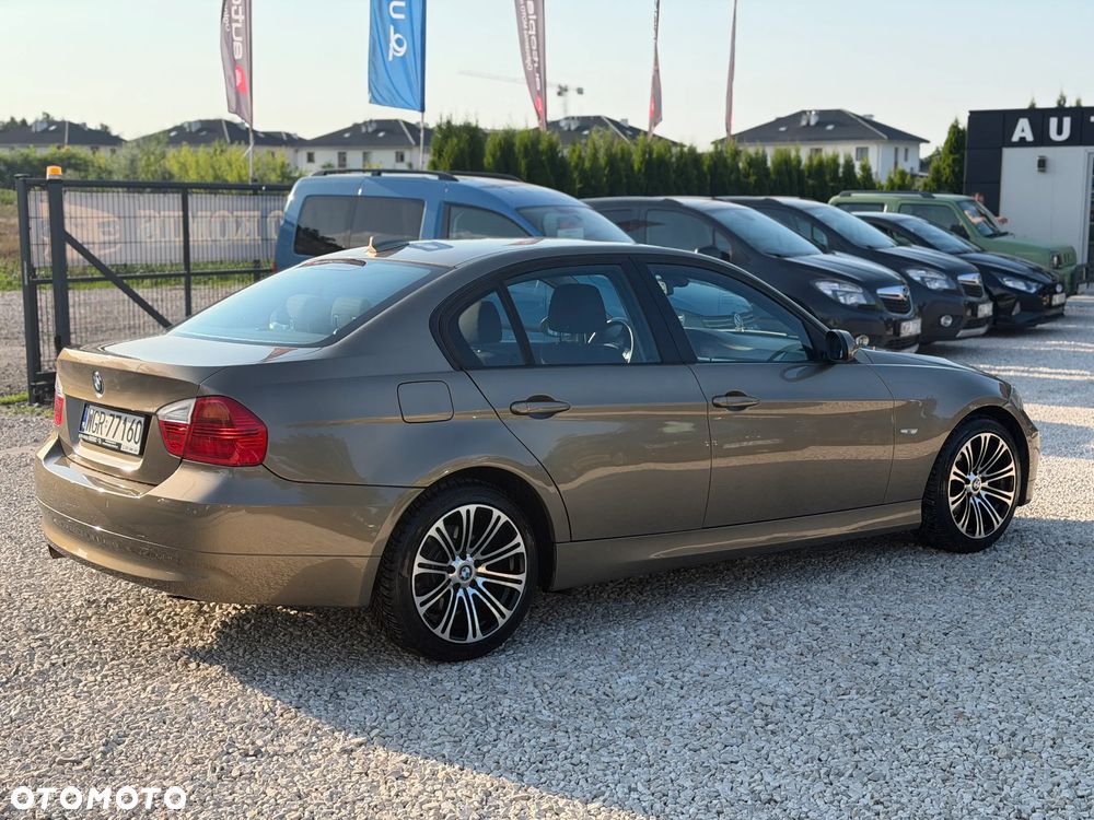 BMW Seria 3 320i - 9