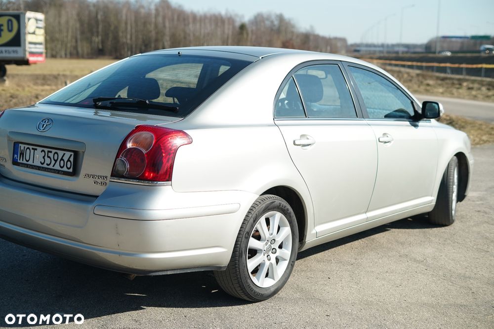 Toyota Avensis - 14