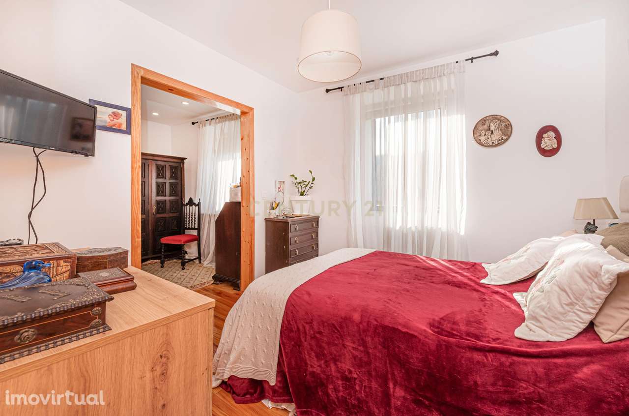 Moradia e lote de terreno  com 2.771 m2  | Barcarena - Grande imagem: 4/24