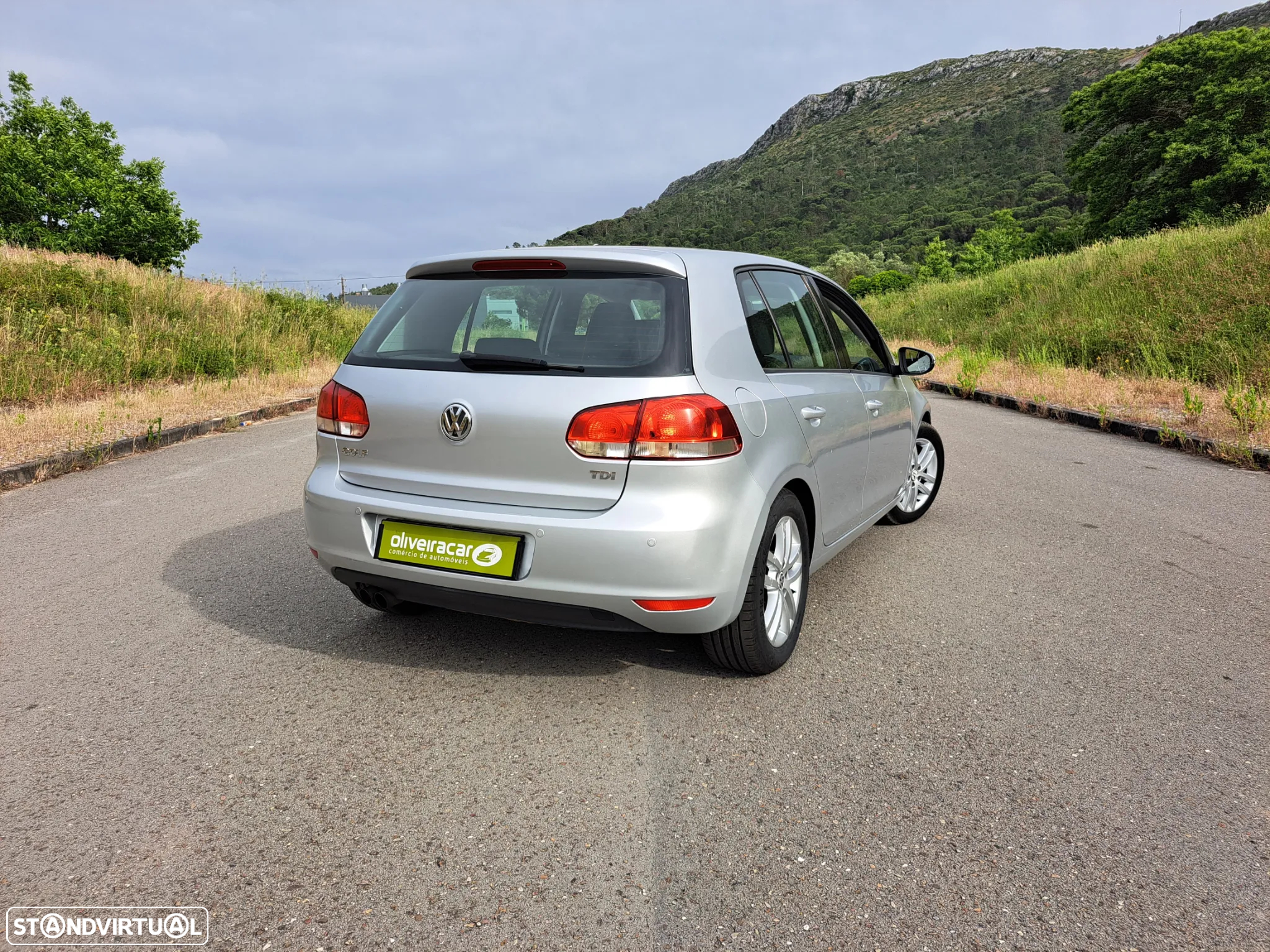 VW Golf 2.0 TDi Confortline - 4