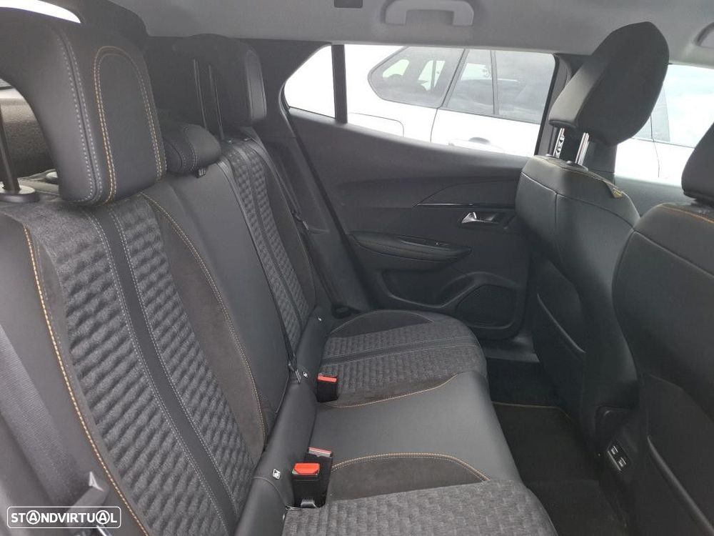 Peugeot 2008 1.2 PureTech Allure Pack - 8