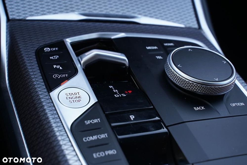 BMW Seria 3 330i xDrive M Sport - 15