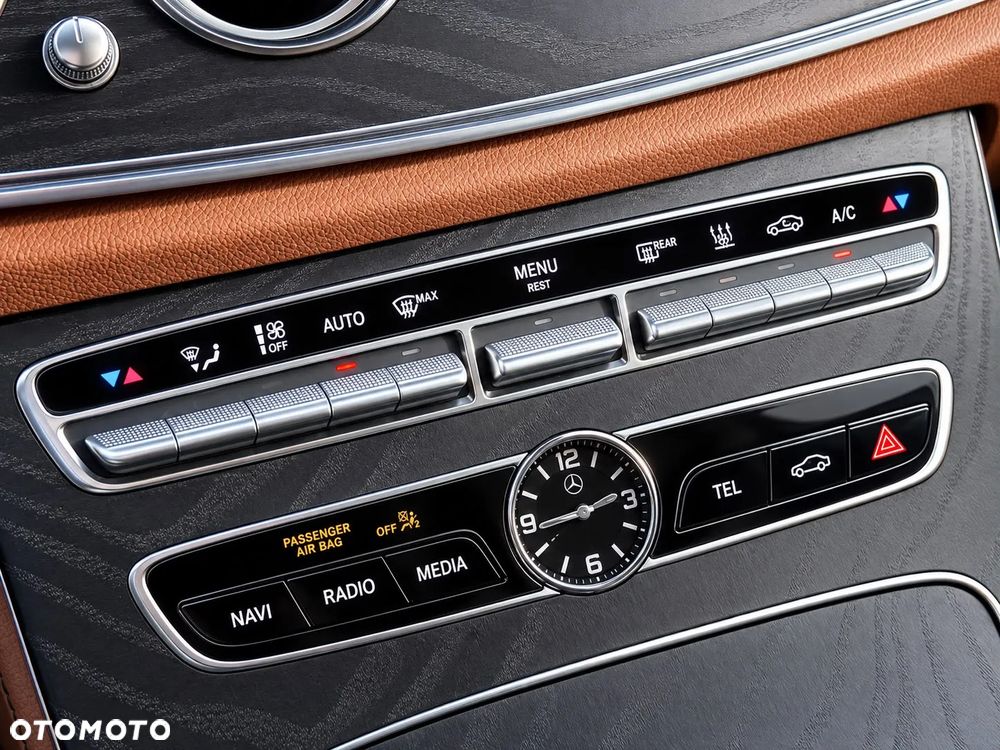 Mercedes-Benz Klasa E 300 de 9G-TRONIC AMG Line - 28