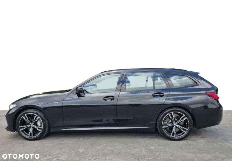 BMW Seria 3 330i xDrive M Sport - 9