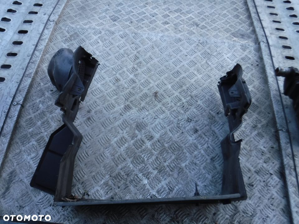BMW 5 E60 E61  kierownica wlot powietrza - 1