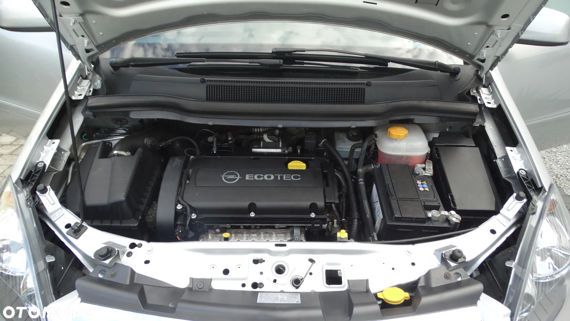 Opel Zafira 1.8 Cosmo - 24