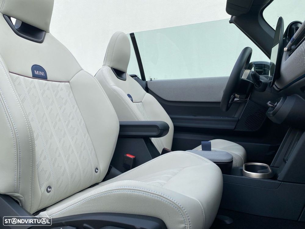 MINI Cabrio C Favoured M - 17