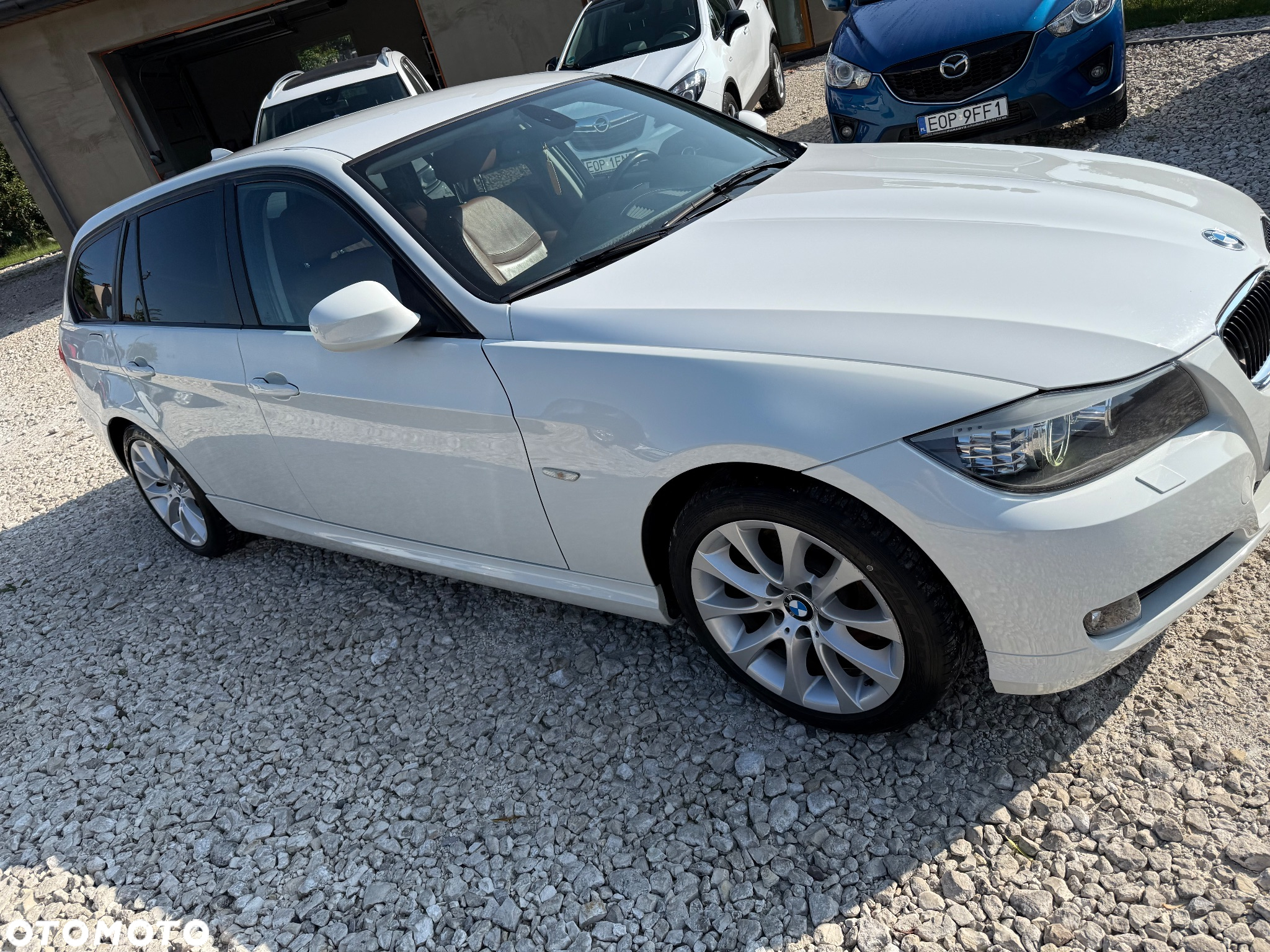 BMW Seria 3 318d DPF Touring Edition Exclusive - 17