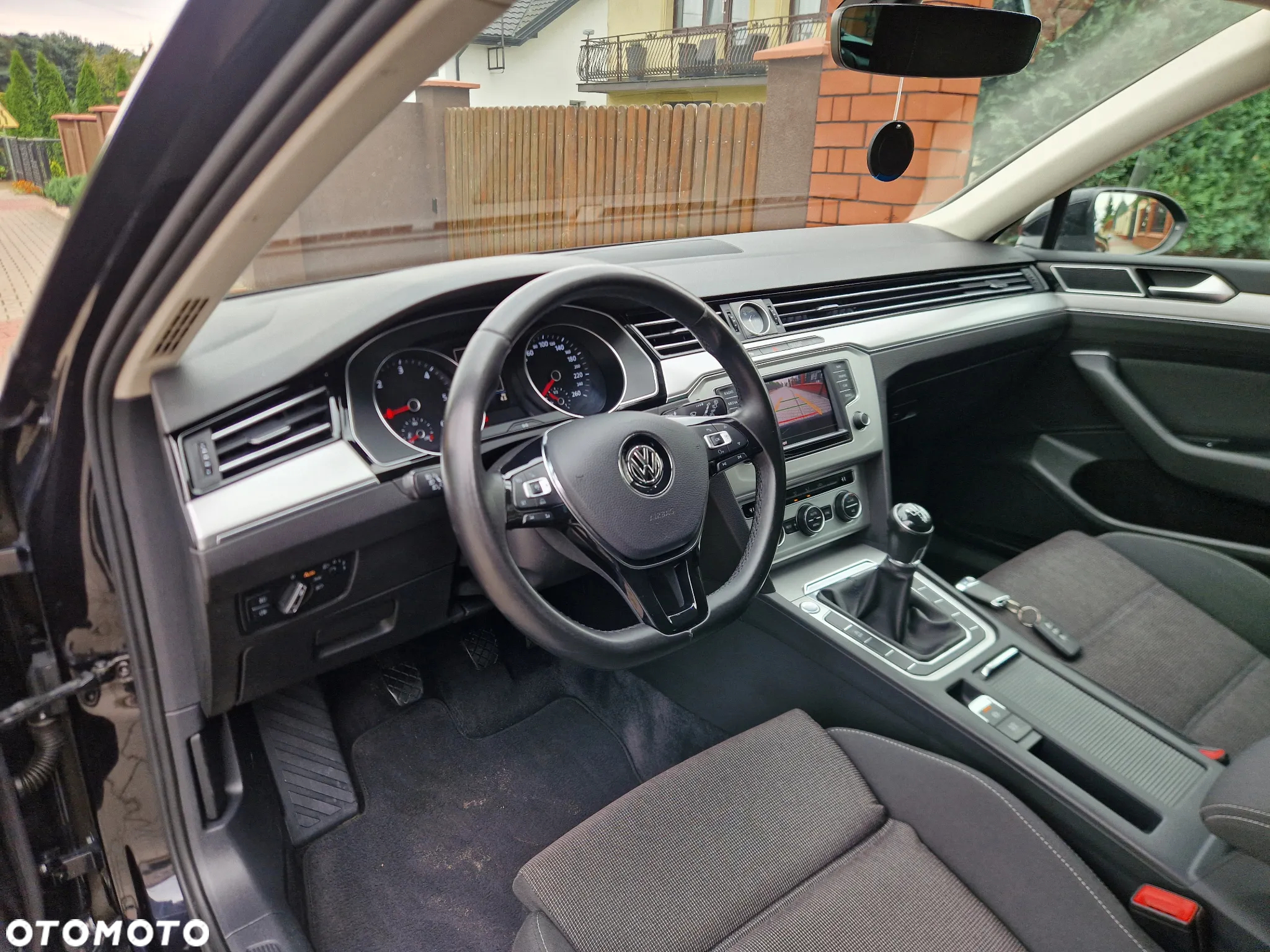 Volkswagen Passat 1.6 TDI BMT Comfortline - 10