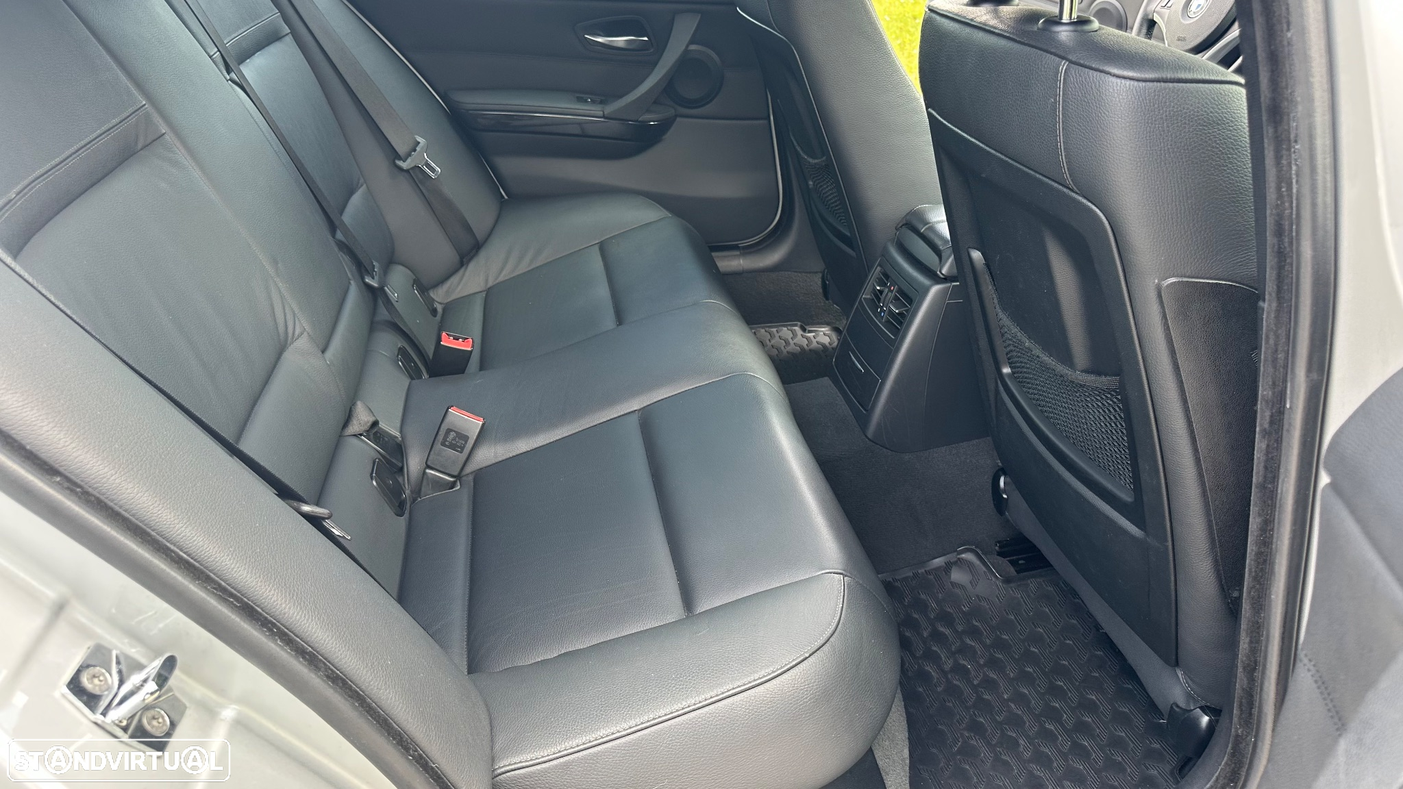 BMW 318 d Touring Auto - 19
