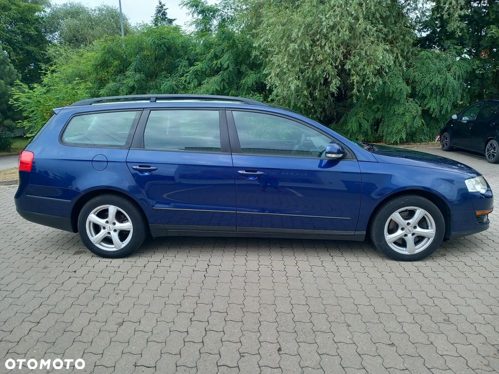 Volkswagen Passat Variant 1.6 FSI Trendline - 11