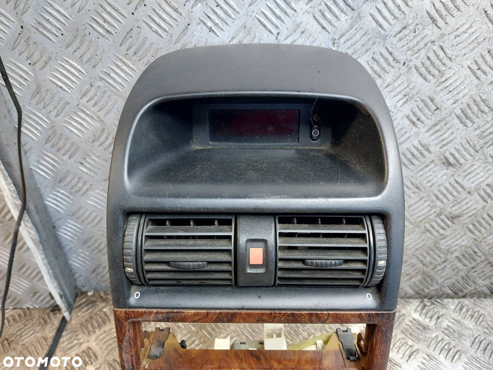RAMKA KONSOLI ŚRODKOWA OPEL ASTRA G II 90589613 90559839 09133266 - 3