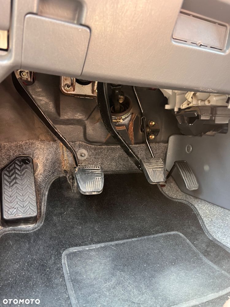 Toyota RAV4 2.0 - 13