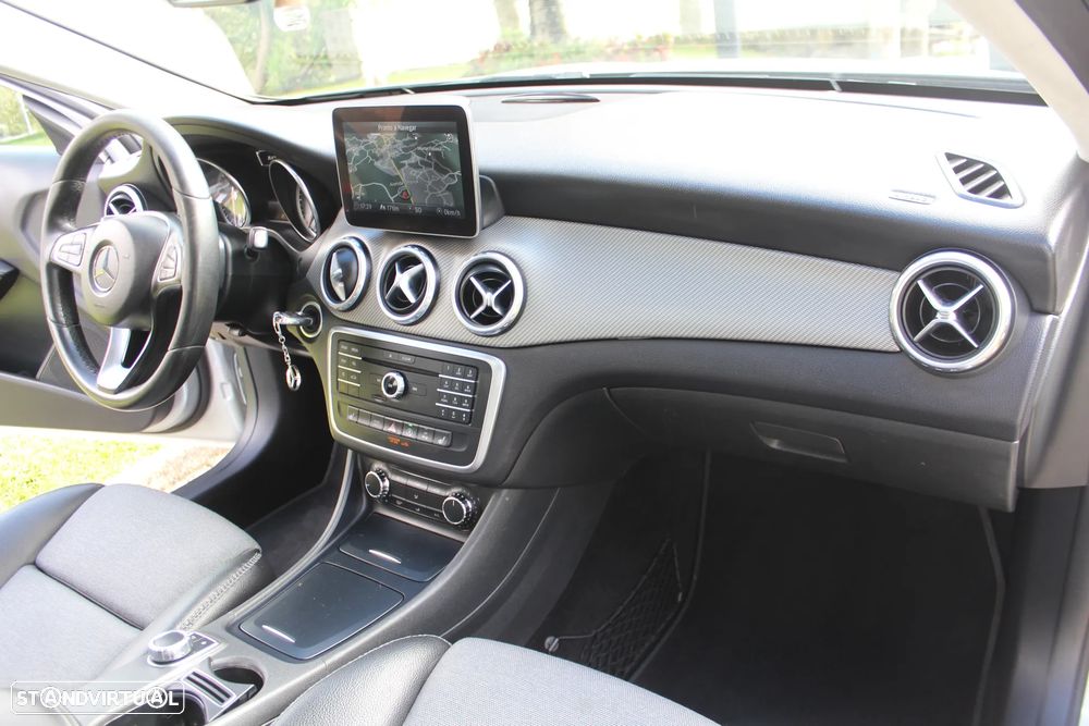 Mercedes-Benz GLA 220 d 7G-DCT Style - 29
