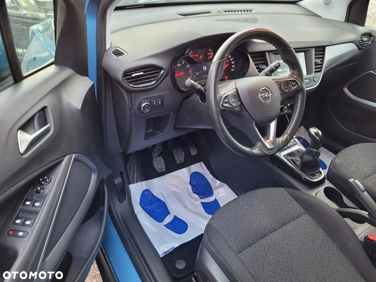 Opel Crossland X - 13