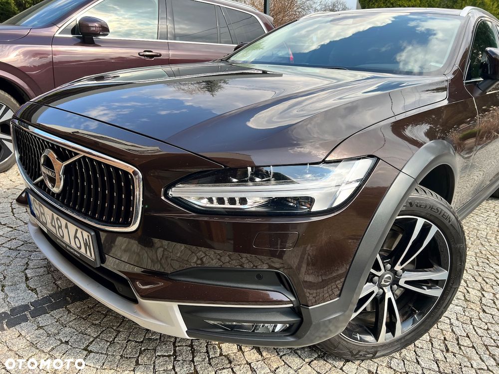 Volvo V90 Cross Country - 16