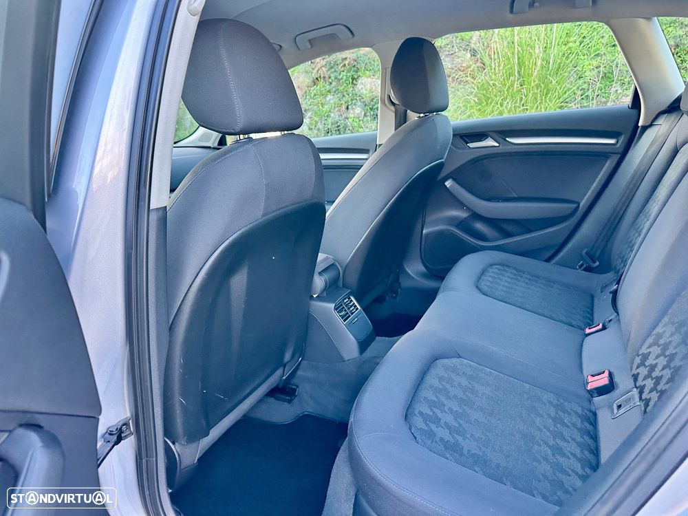 Audi A3 Sportback 2.0 TDI Attraction - 23