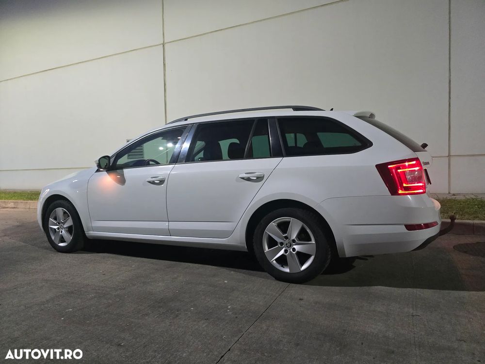 Skoda Octavia 2.0 TDI DSG Ambition - 22