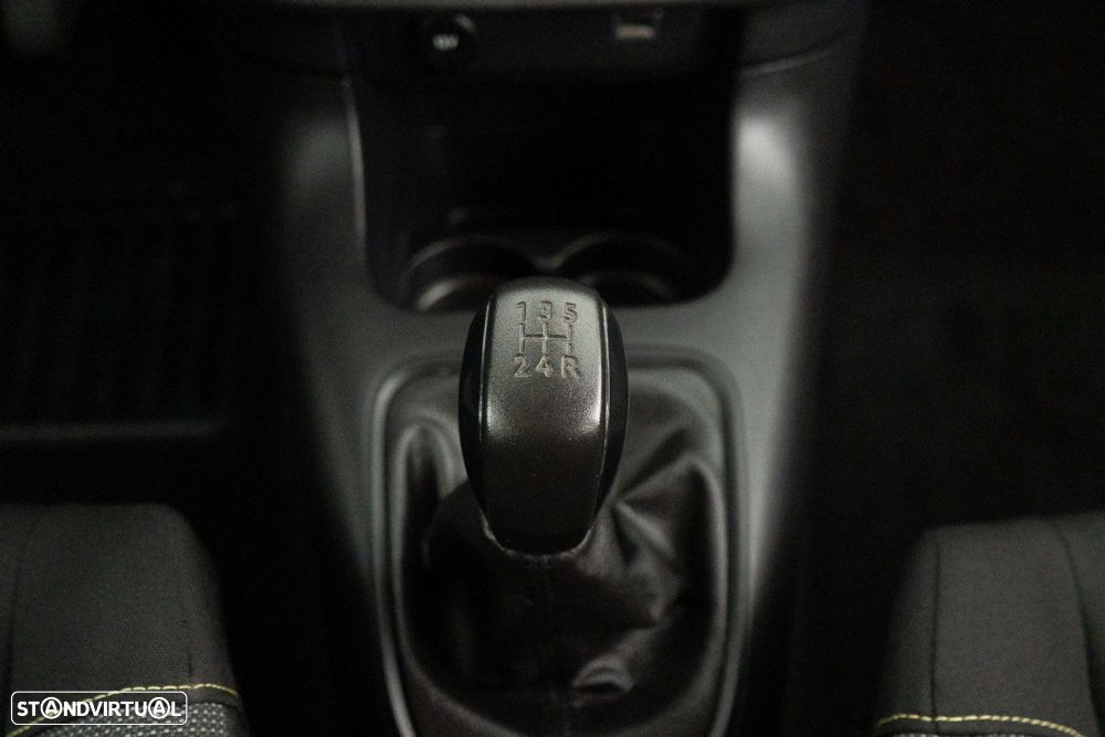 Citroën C3 1.2 PureTech Shine - 23