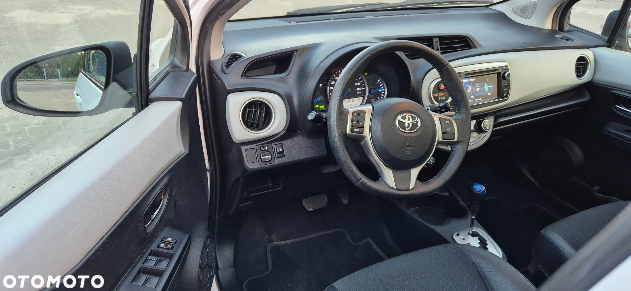 Toyota Yaris Hybrid 1.5 VVT-i Comfort - 8