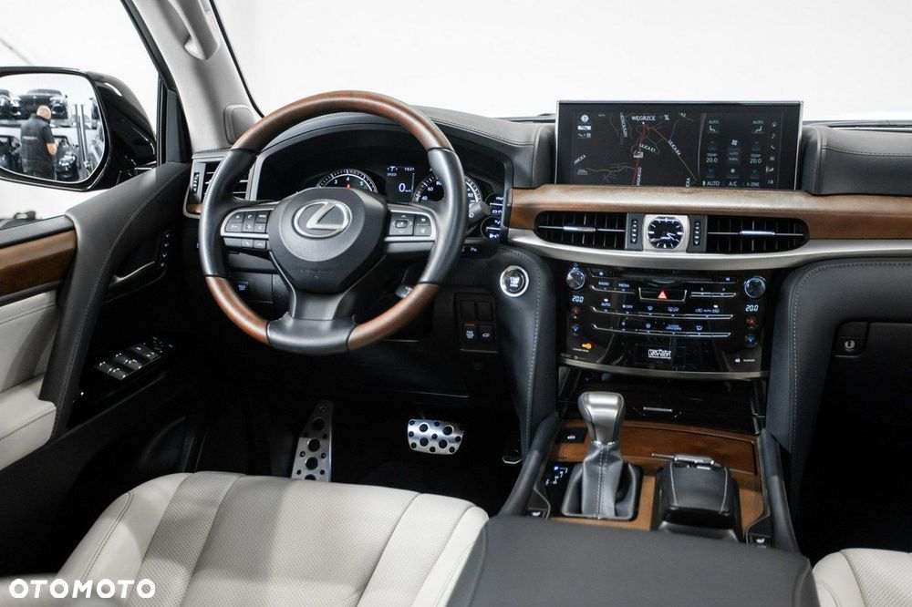 Lexus LX 570 Omotenashi - 26