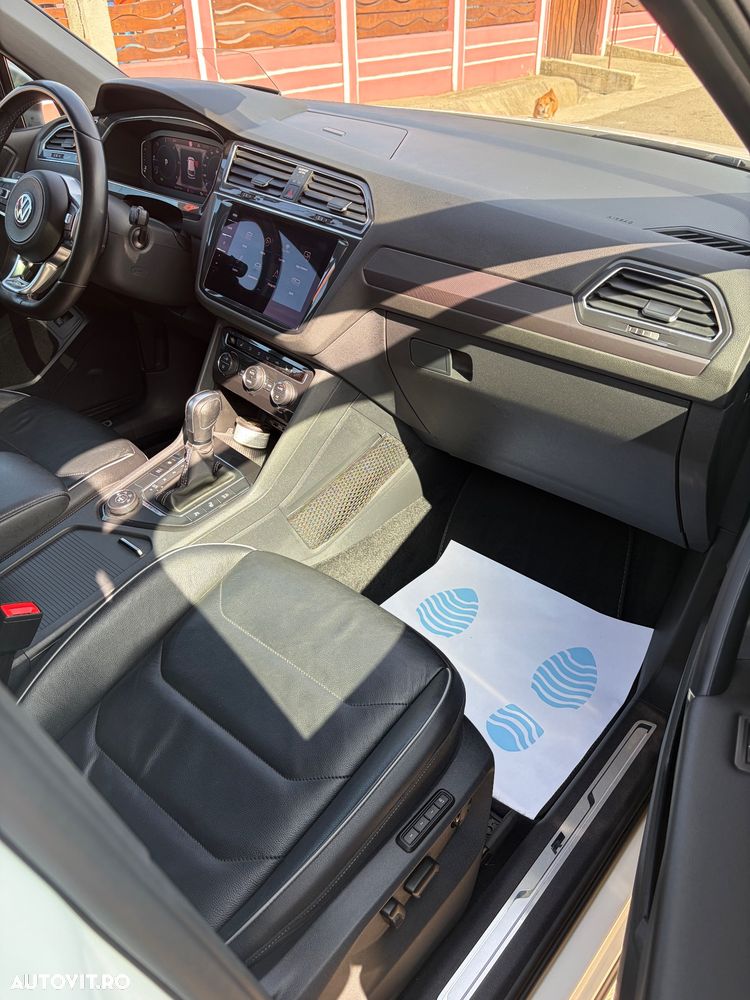 Volkswagen Tiguan - 12