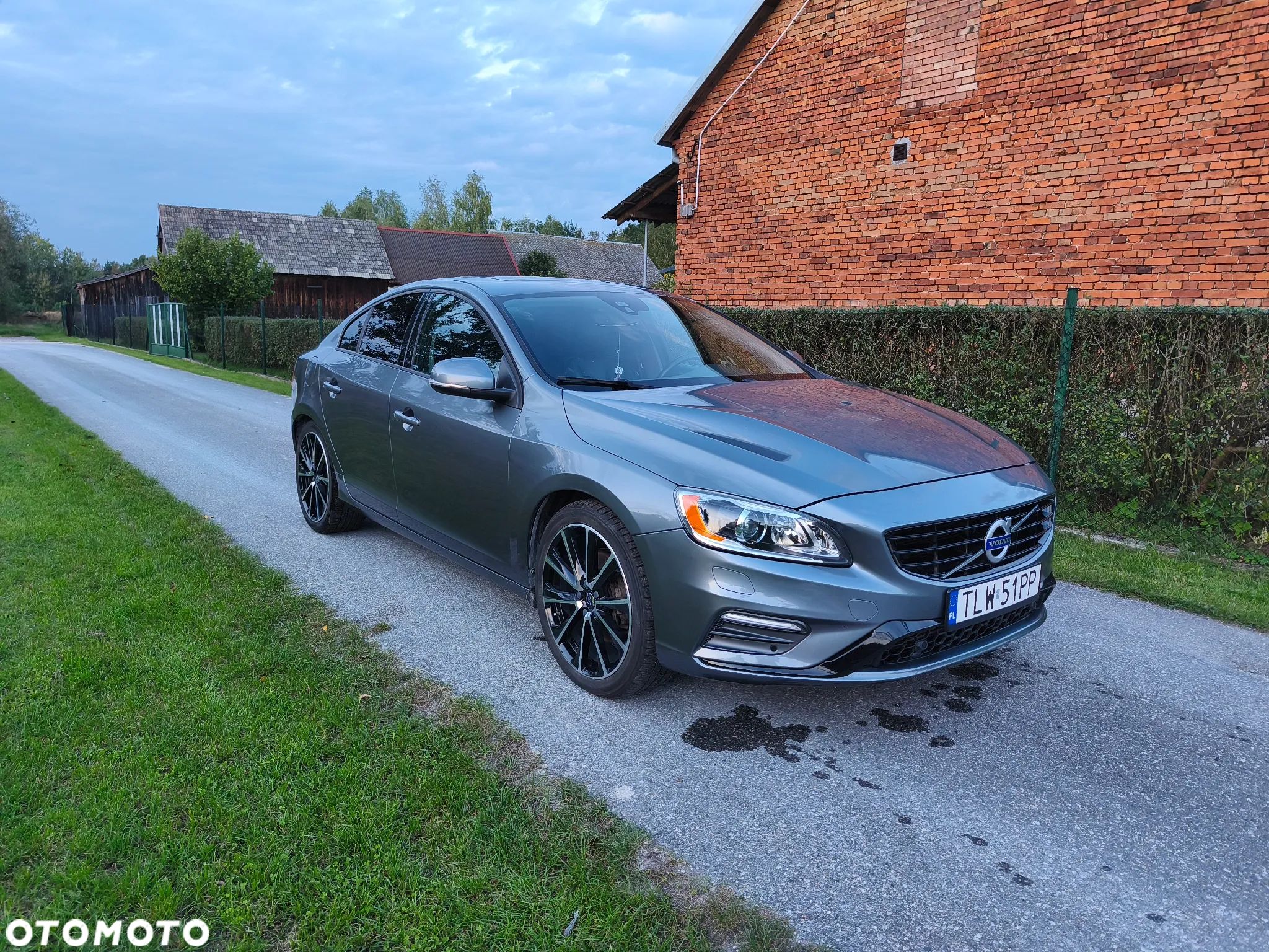 Volvo S60 T5 R-Design Kinetic - 1