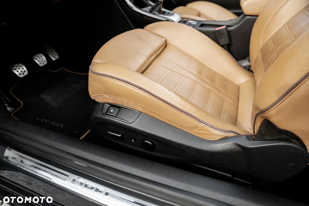 Opel Cascada 1.4 T Cosmo S&S - 22